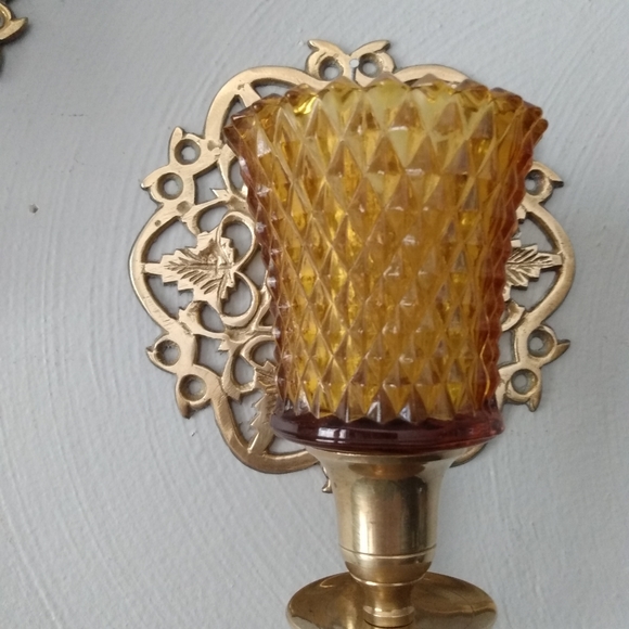 Brass Ornate Leaves honeycomb wall Candleholders - Picture 4 of 15